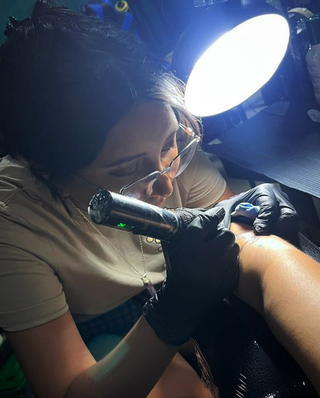 Tatuando